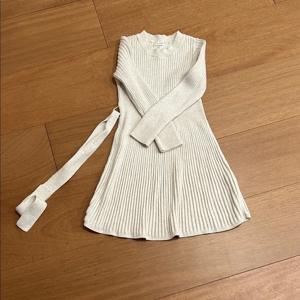 Abercrombie Kids Ivory Ribbed Knit dress - Picture 1 of 2
